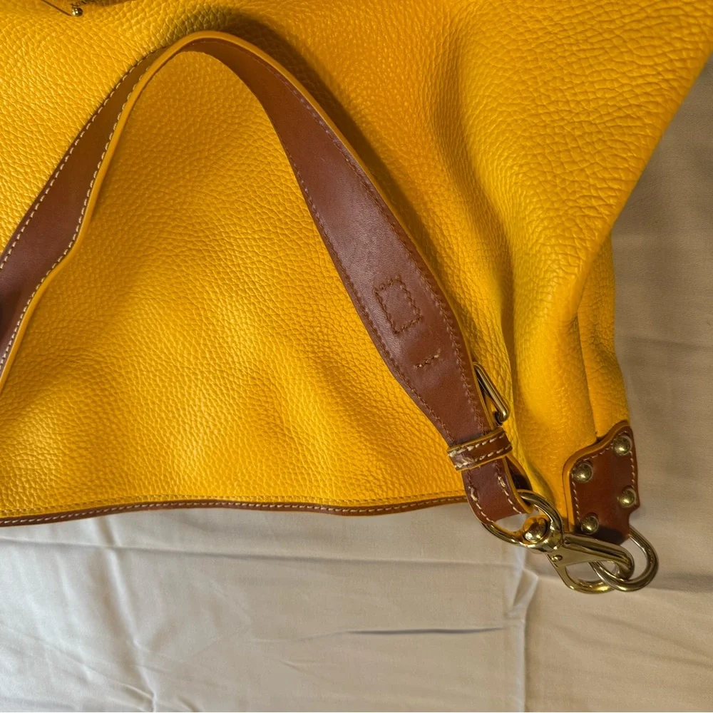 DOONEY & BOURKE EXTRA LARGE PEBBLE LEATHER COURTNEY SAC TOTE BAG